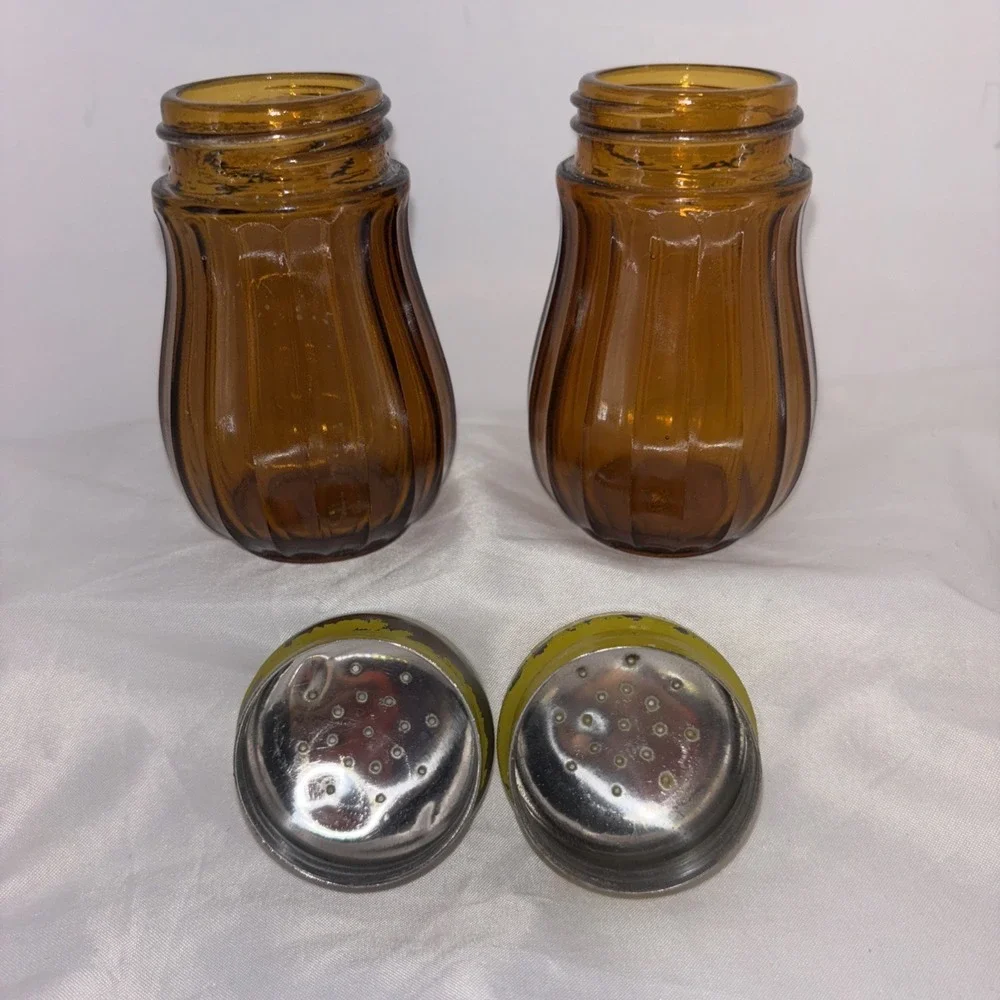 Vintage Amber Glass Salt‎ Pepper Shakers Takahashi Japan Yellow Metal Screw Lids